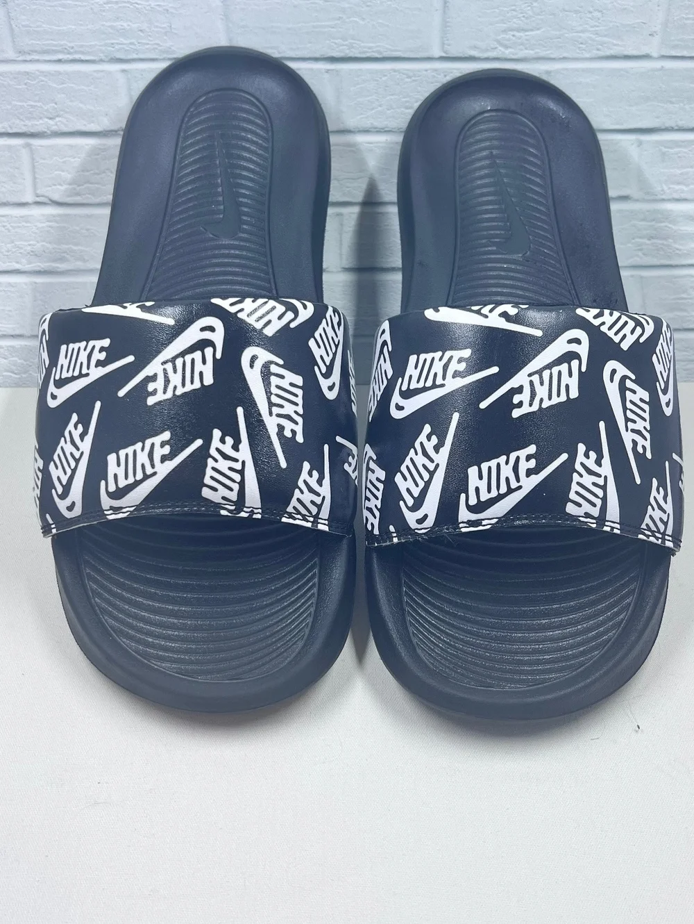 Nike Vitori Repeat Logo One Slides